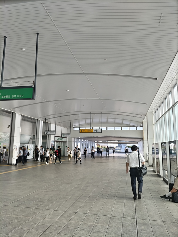 ひきこもりニートから脱した初日に到着したJR辻堂駅の様子
