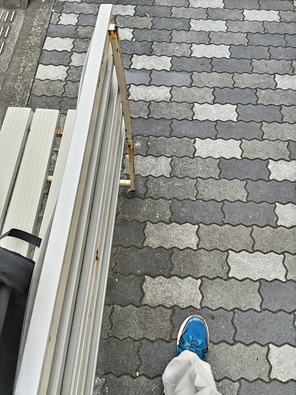 元ニートが降り立ったバス停の横