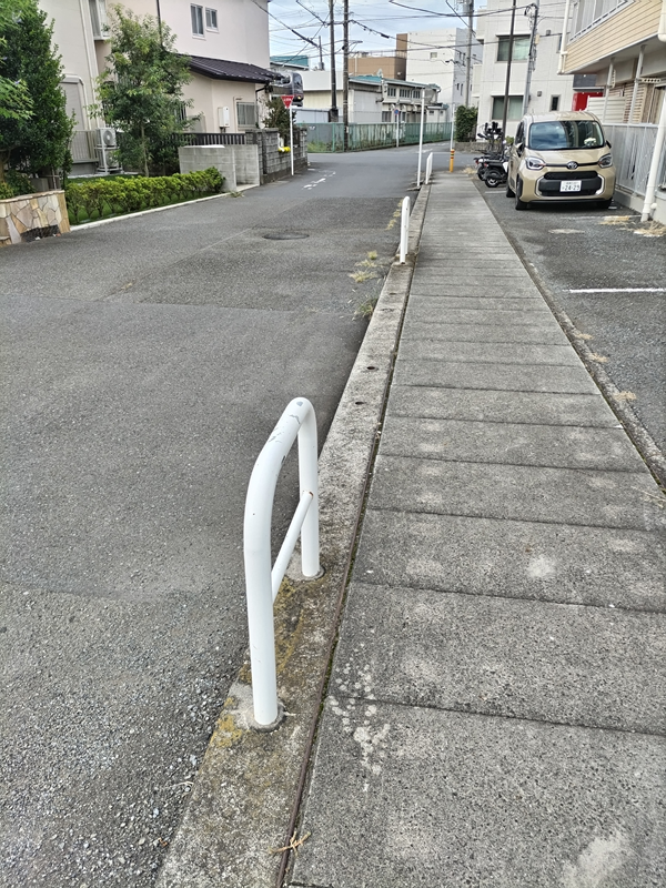 元引籠りが毎朝歩いていた固い歩道