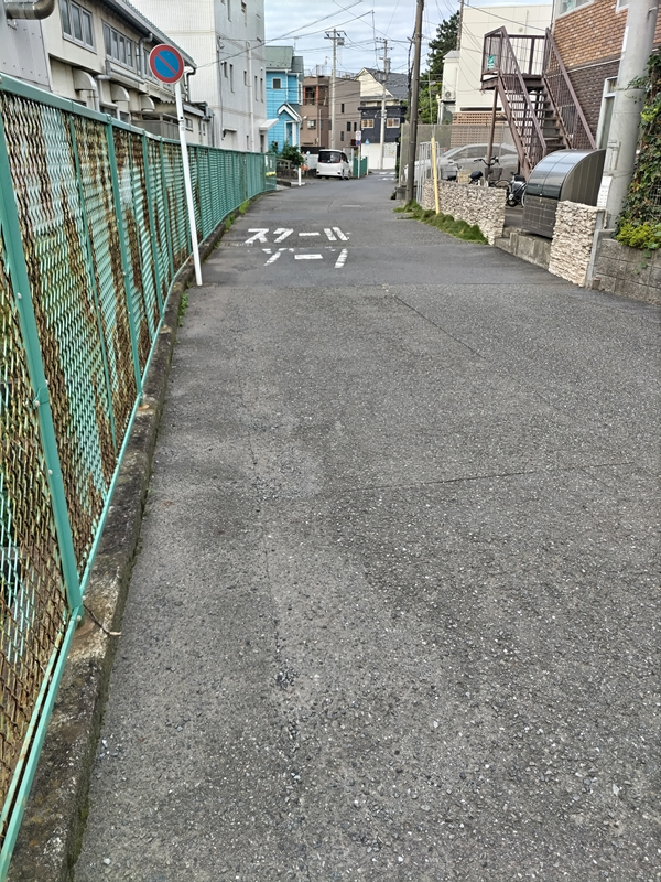 元引籠りが毎朝歩いていたスクールゾーンの通勤路