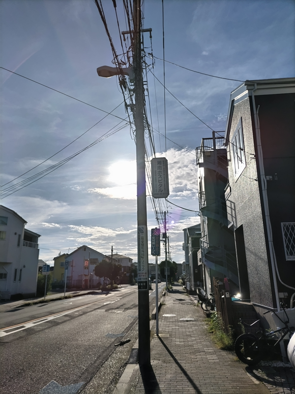 元ニートが見た素晴らしい朝日と街中の電柱