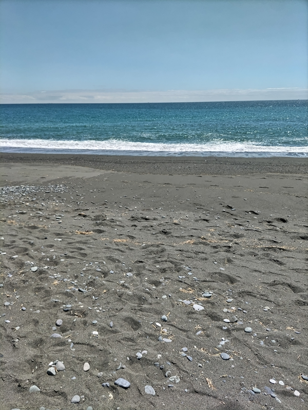 元引籠りニートが見ていた梅沢海岸の海と砂浜