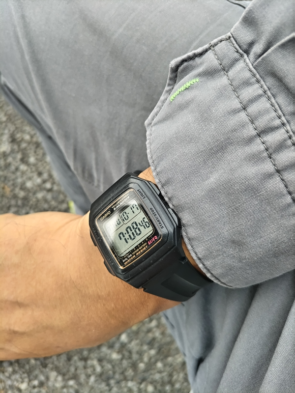 元ニート引籠りが朝に見ていたデジタル腕時計（朝の七時八分）