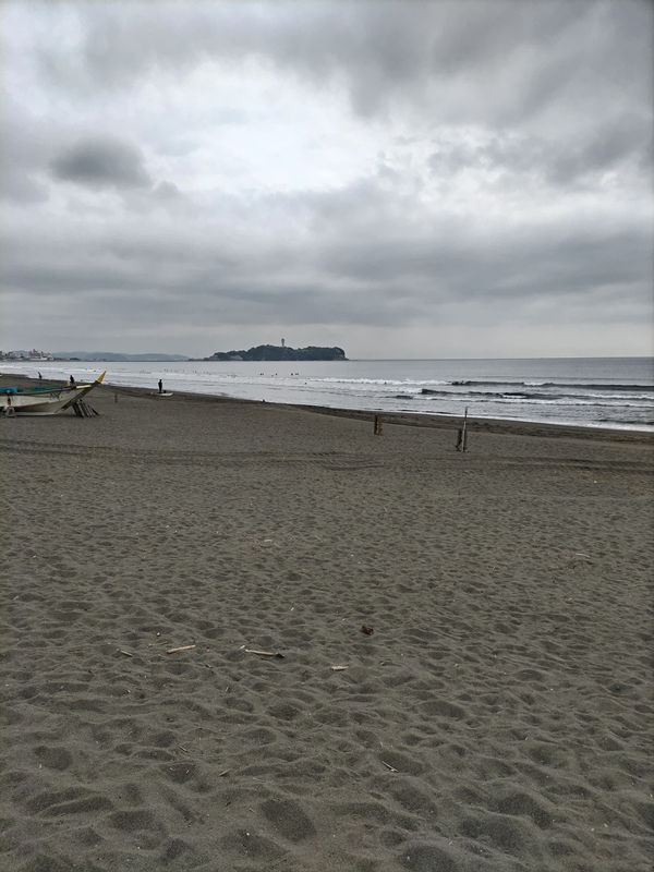元引籠りニートの俺が見ていた遠くに見える江の島の風景（辻堂海岸にて）