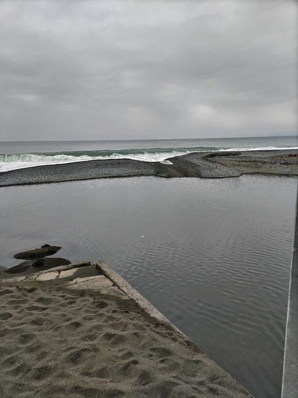 元ニート引籠りの齋藤健一が見ていた大磯の吉田邸前の海岸