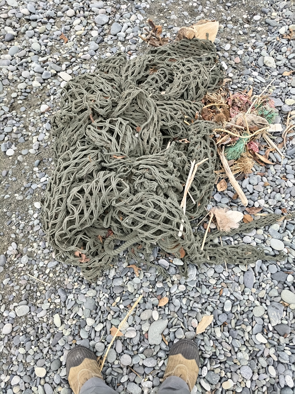 引籠りニートだった齋藤健一が海岸清掃で発見した纏まった網