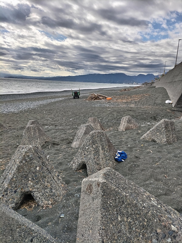 元ニート引籠りの齋藤健一が見ていた二宮の押切海岸の海岸清掃の現場