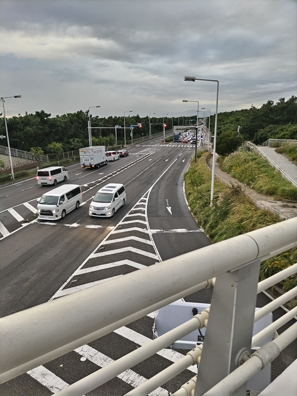 元引籠りニートだった齋藤健一が浜須賀交差点の歩道橋の上から見ていた国道134号線
