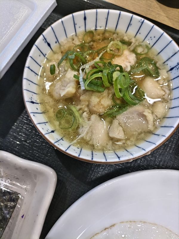 元引籠りニートが朝食に食べた、なか卯のセットにあった鶏肉