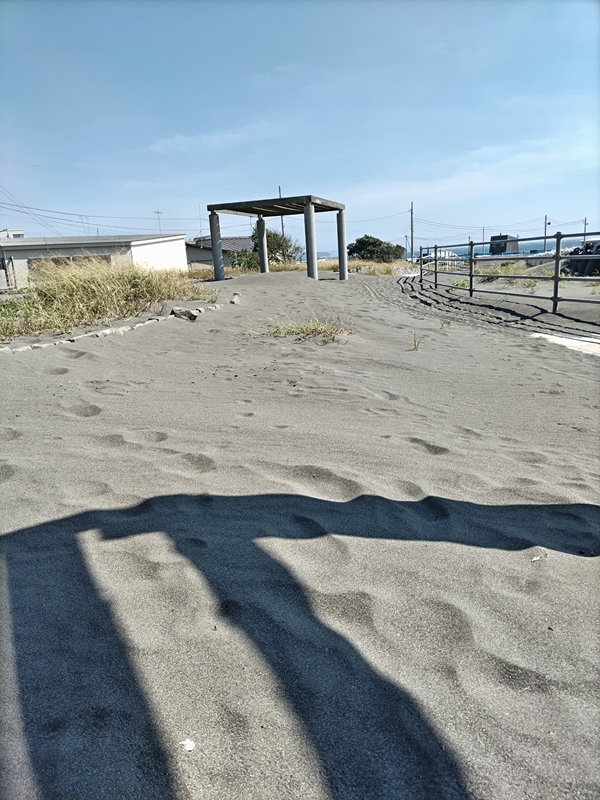 元引籠りニートの俺が撮影した神奈川県の茅ケ崎市の漁港西海岸の外の様子