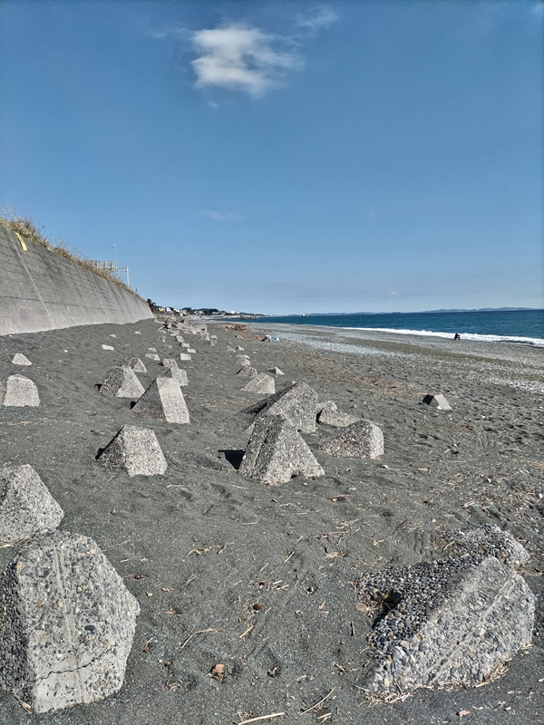 元ニート引籠りの齋藤健一が二宮町の押切海岸の東側を見ていた時の様子