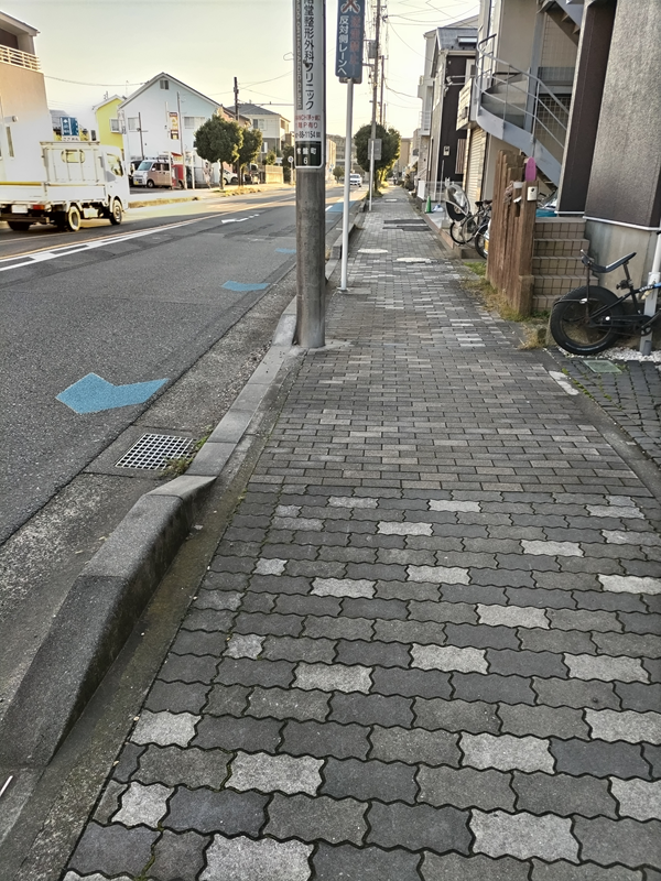 元ニート引籠りの齋藤健一が見ていた早朝の歩道