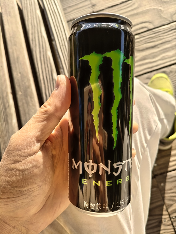 引籠りだった齋藤健一が早朝の出勤前に飲んでいたモンスターエナジー