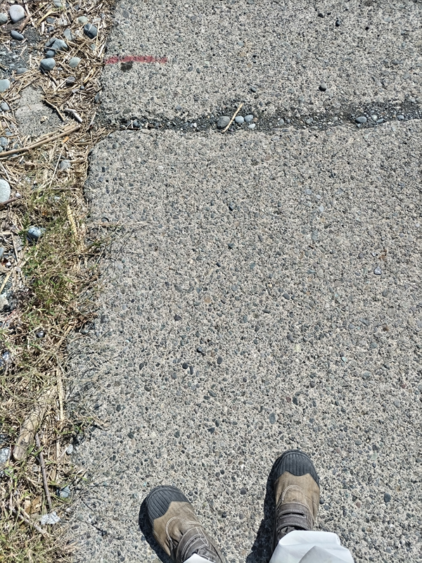 元ニート引籠りの俺が立っていた梅沢海岸のコンクリート