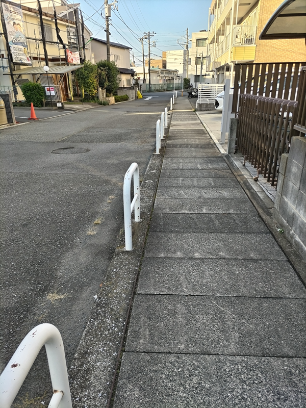 元引籠りニートの俺が出勤時に歩いていた歩道
