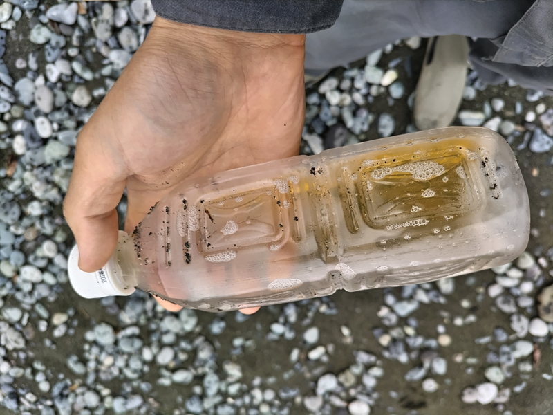 元ニート引籠りの俺が持っていたもう直ぐ空になる緑茶のペットボトル