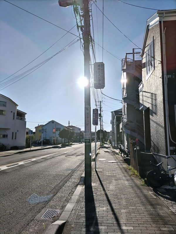 元引きこもりニートが見ていた東浜須賀のバス停からの朝陽の眺め
