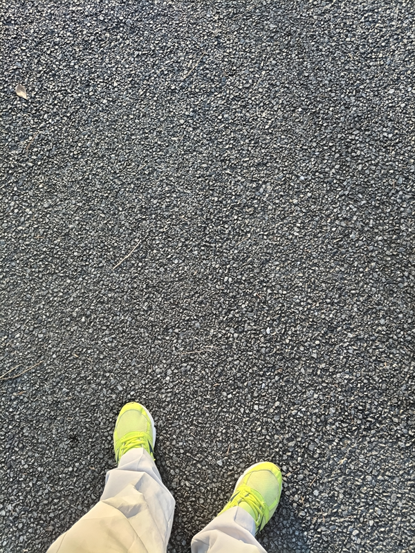 元ニート引籠りが立っていたアスファルトの地面