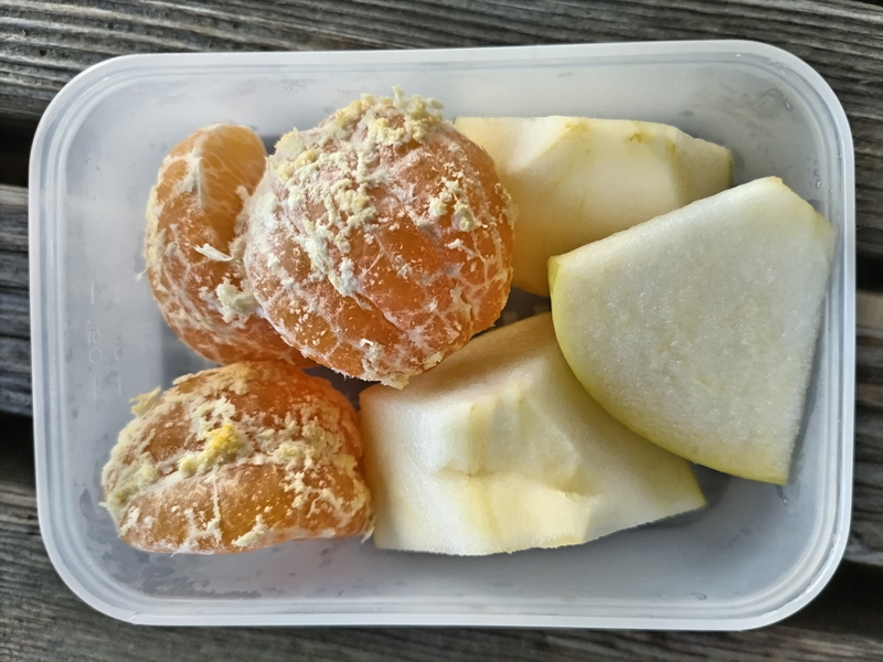 元ニート引籠りが朝食時に食べていたミカンとリンゴ
