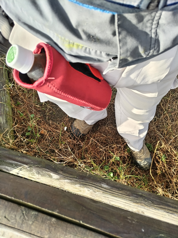 元ニート引籠りが腰にぶら下げていた赤いペットボトル入れ