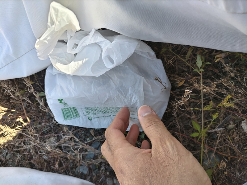 元ニート引籠りが昼飯用に買った食事が入ったビニール袋