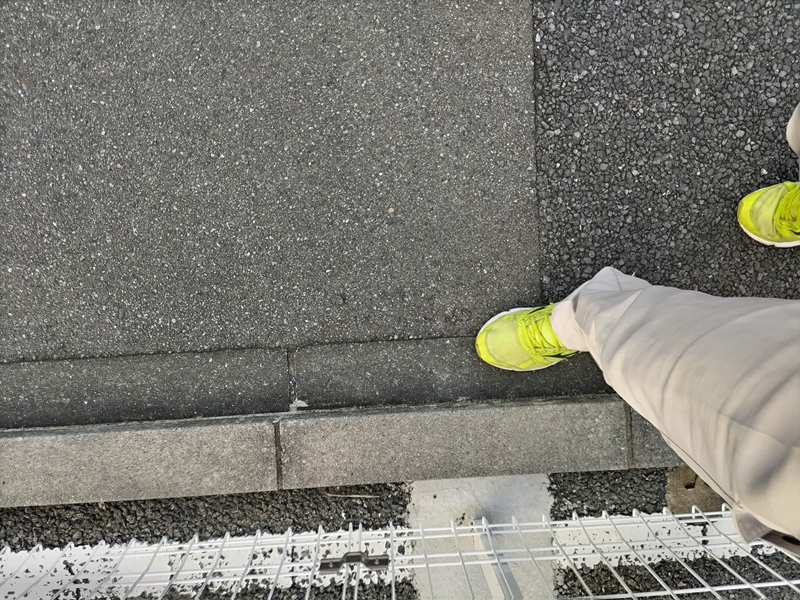 元引籠りニートが歩いていたアスファルトの路面