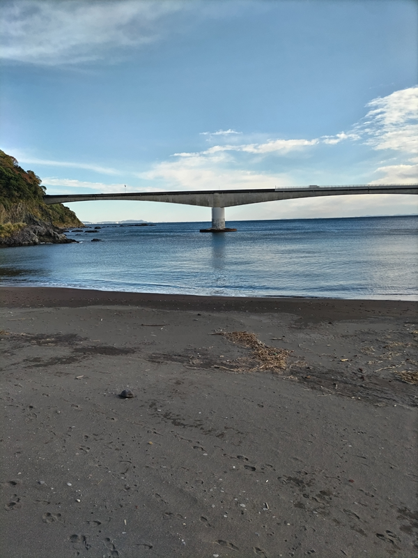 引籠りニートだった齋藤健一が見ていた岩海岸の海