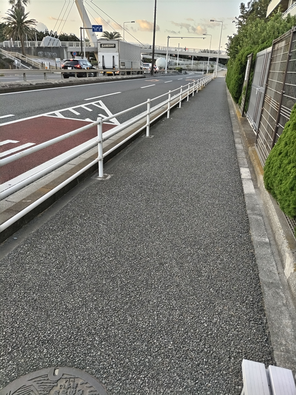 引籠りニートだったセル齋藤が見ていた海へと続く歩道