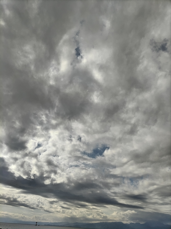 引籠りニートだったセル齋藤が見上げていた大空を覆う白い雲
