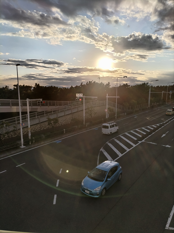 元ニート引籠りのセル齋藤が見ていたまん丸の夕陽