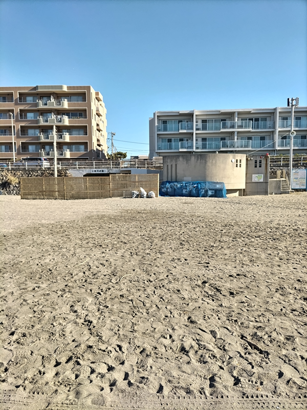 引籠りニートだったセル齋藤が眺めていた神奈川県の逗子海岸の公共トイレ