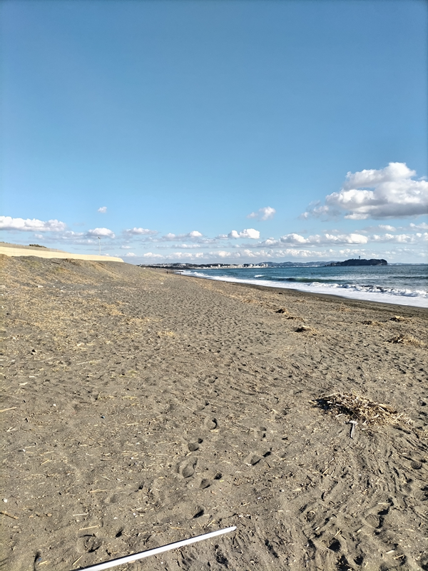 元ニートのセル齋藤が眺めていた快晴の空と雲と海岸