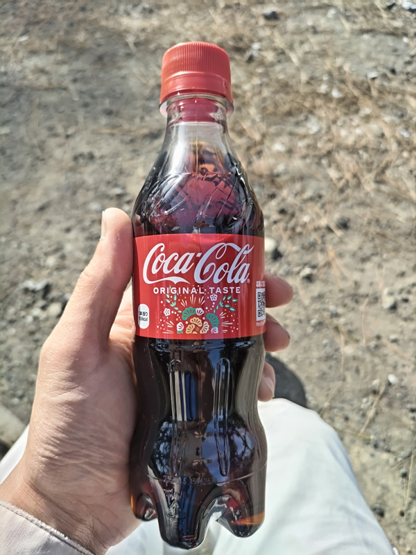引籠りだったセル齋藤が持っていたコカ・コーラの赤いペットボトル