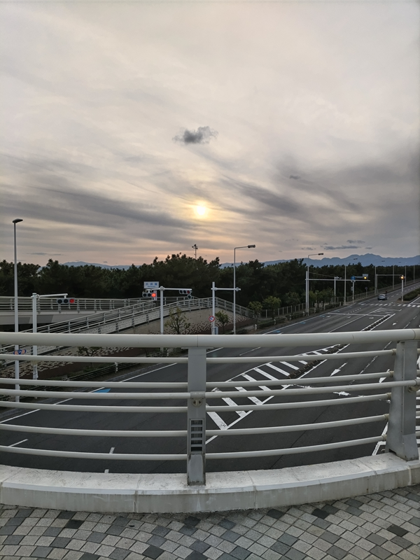 引籠りニートだったセル齋藤が浜須賀近くの歩道橋から眺めていた国道134号線