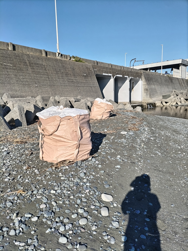 引籠りニートだった齋藤健一が見ていた大量の木くずが入った袋二つ