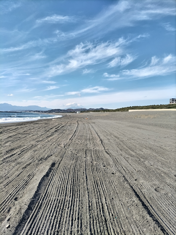 元ニート引籠りが見ていた整地された平塚市の砂浜(神奈川県の高浜台海岸の砂浜)